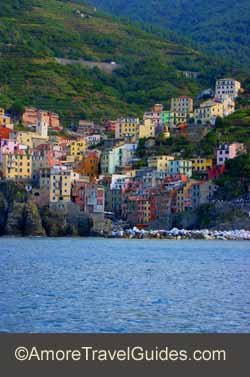 Riomaggiore Cinque Terre Italy.jpg